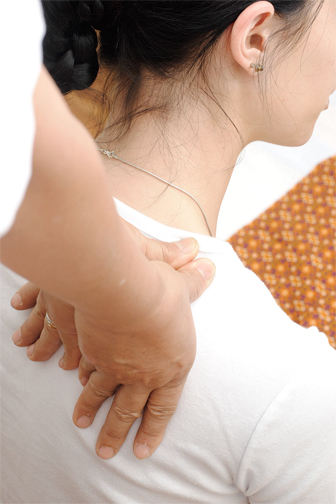 Thai Acupressure for the shoulder